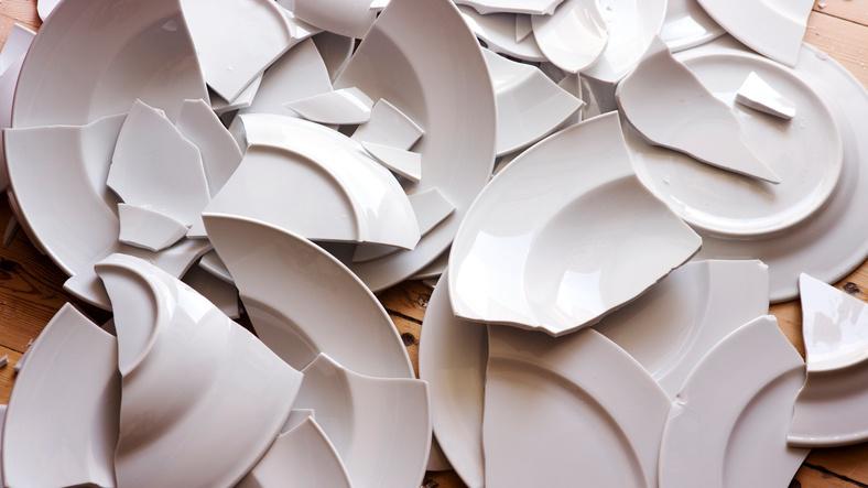 breaking-plates-denmark