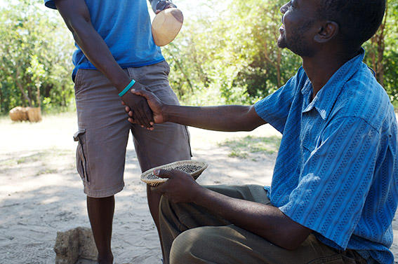 shacking-hands-business-africa